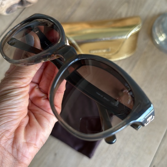 Authentic Tory Burch Olive Green sunglasses cat eye - Picture 10 of 10